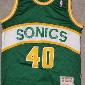 Mitchell & Ness Shawn Kemp Hardwood Classic Jersey (size large)